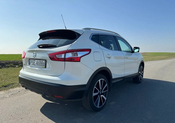 Nissan Qashqai cena 69900 przebieg: 104035, rok produkcji 2017 z Gniezno małe 254